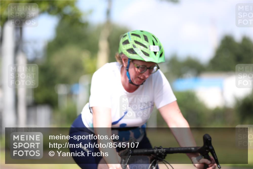 10.08.2025 - GEWOBA Citytriathlon Bremen Yannick Fuchs http://msf.ph/oto/8545107 10.08.2025 11:02:51 Radfahren 23, 53, 135, 223 meine-sportfotos.de