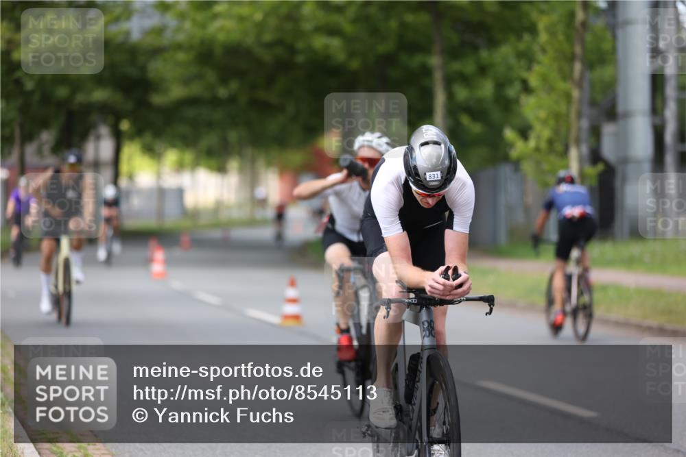 10.08.2025 - GEWOBA Citytriathlon Bremen Yannick Fuchs http://msf.ph/oto/8545113 10.08.2025 12:56:32 Radfahren 555, 567, 678, 706, 721, 737, 749, 764, 772, 782, 814, 831, 844 meine-sportfotos.de