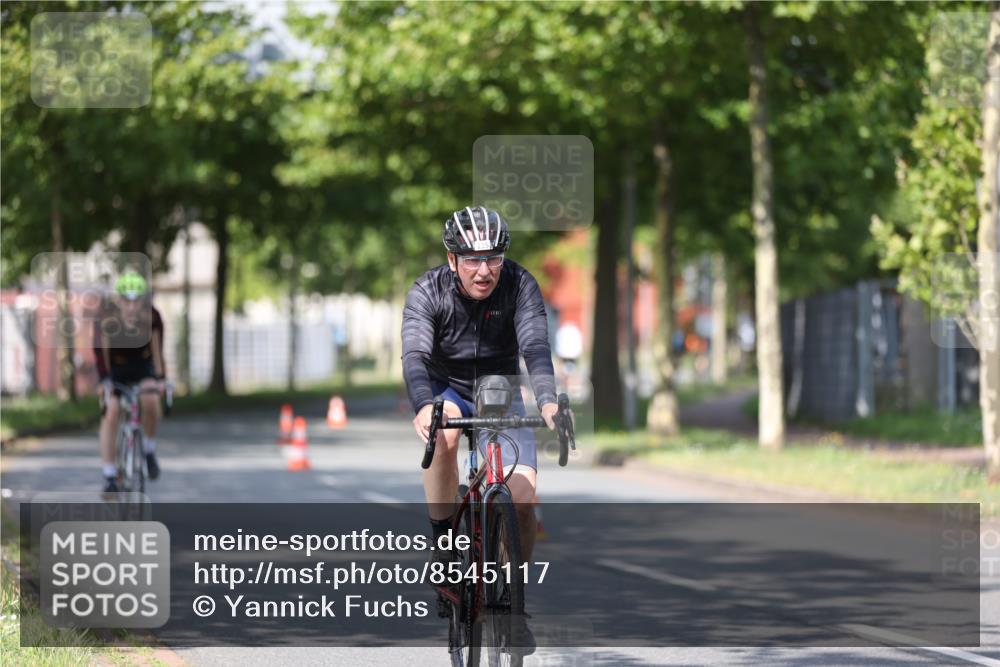 10.08.2025 - GEWOBA Citytriathlon Bremen Yannick Fuchs http://msf.ph/oto/8545117 10.08.2025 11:02:53 Radfahren 23, 53, 135, 223 meine-sportfotos.de