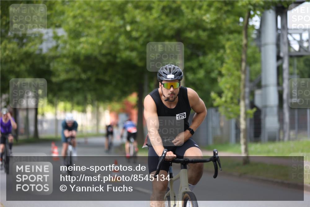 10.08.2025 - GEWOBA Citytriathlon Bremen Yannick Fuchs http://msf.ph/oto/8545134 10.08.2025 12:56:34 Radfahren 555, 567, 678, 706, 721, 737, 749, 772, 782, 814, 815, 831, 844 meine-sportfotos.de