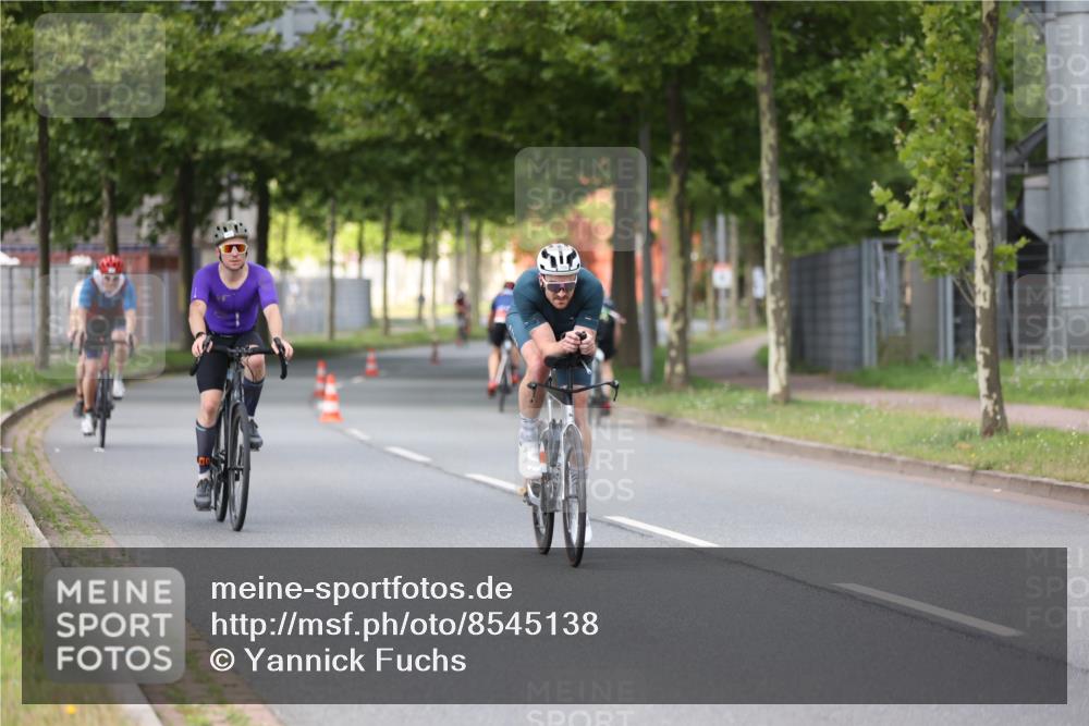 10.08.2025 - GEWOBA Citytriathlon Bremen Yannick Fuchs http://msf.ph/oto/8545138 10.08.2025 12:56:35 Radfahren 555, 567, 678, 706, 721, 737, 749, 772, 782, 814, 815, 831, 844 meine-sportfotos.de