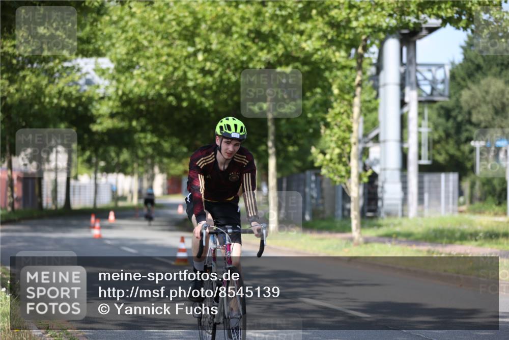 10.08.2025 - GEWOBA Citytriathlon Bremen Yannick Fuchs http://msf.ph/oto/8545139 10.08.2025 11:02:56 Radfahren 23, 53, 135, 223 meine-sportfotos.de