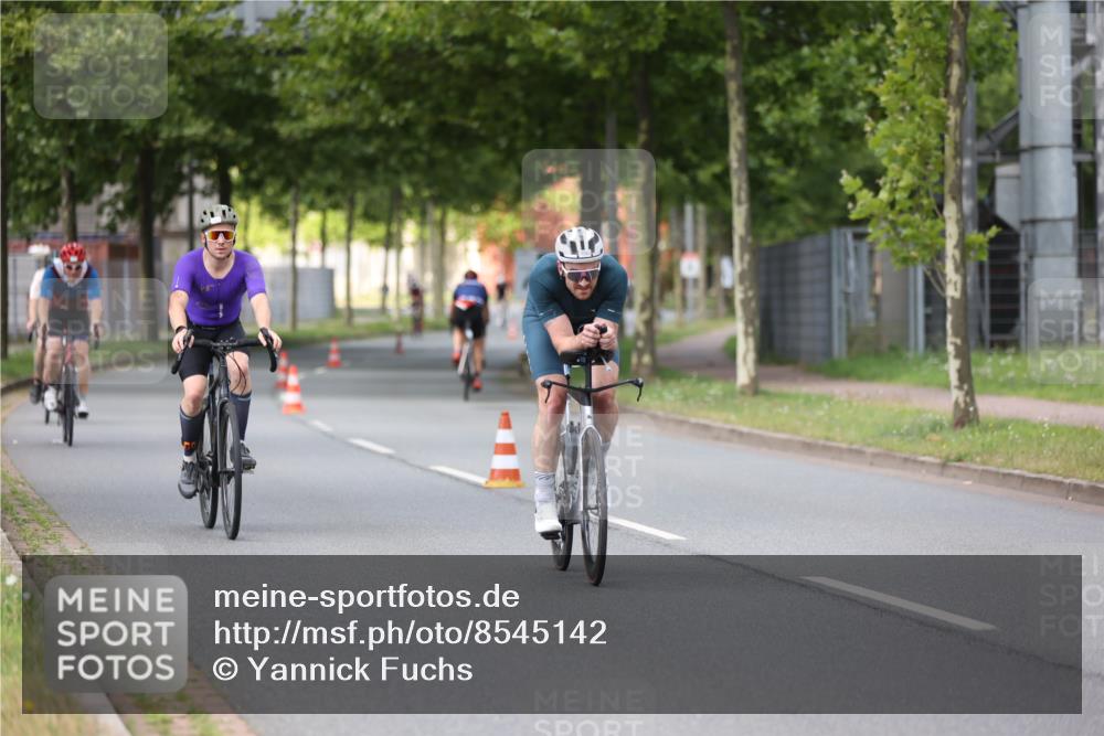 10.08.2025 - GEWOBA Citytriathlon Bremen Yannick Fuchs http://msf.ph/oto/8545142 10.08.2025 12:56:35 Radfahren 555, 567, 678, 706, 721, 737, 749, 772, 782, 814, 815, 831, 844 meine-sportfotos.de