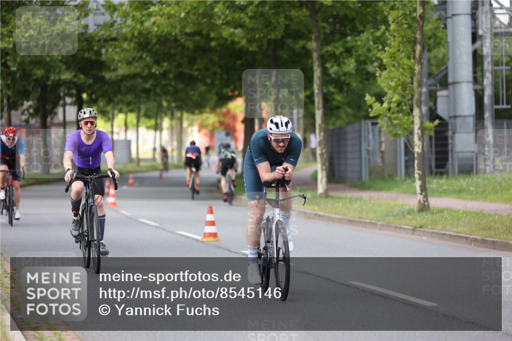 10.08.2025 - GEWOBA Citytriathlon Bremen Yannick Fuchs http://msf.ph/oto/8545146 10.08.2025 12:56:35 Radfahren 555, 567, 678, 706, 721, 737, 749, 772, 782, 814, 815, 831, 844 meine-sportfotos.de