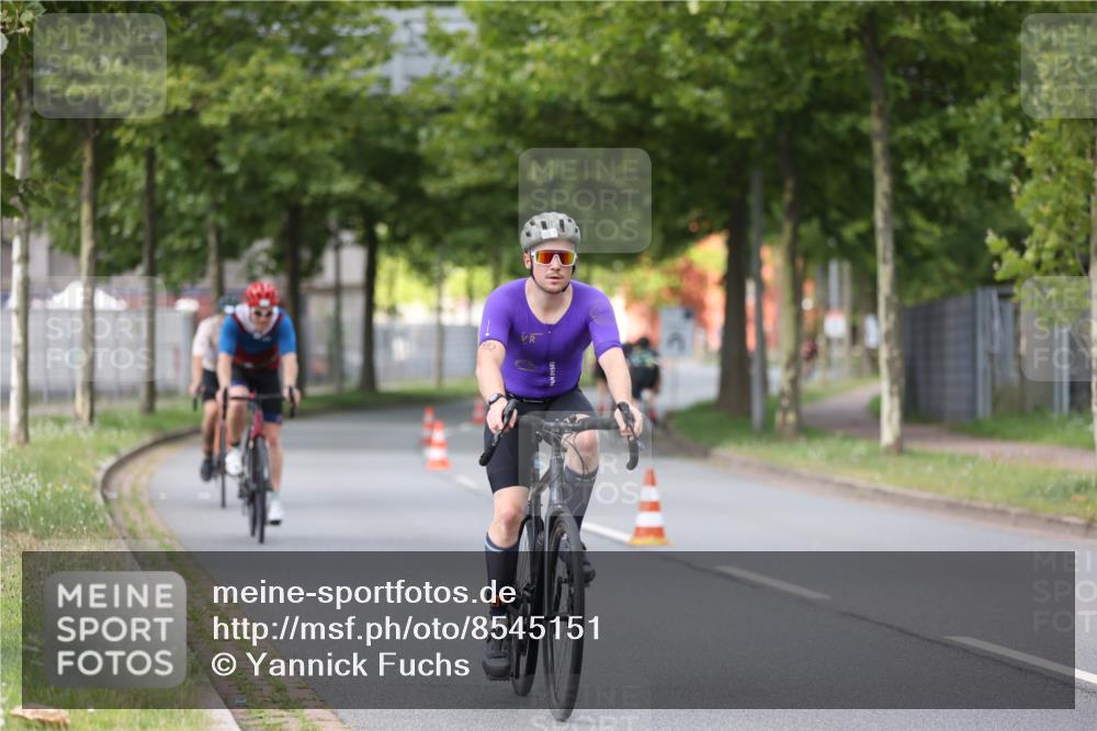 10.08.2025 - GEWOBA Citytriathlon Bremen Yannick Fuchs http://msf.ph/oto/8545151 10.08.2025 12:56:36 Radfahren 555, 567, 678, 706, 721, 737, 749, 772, 782, 814, 815, 831, 844 meine-sportfotos.de