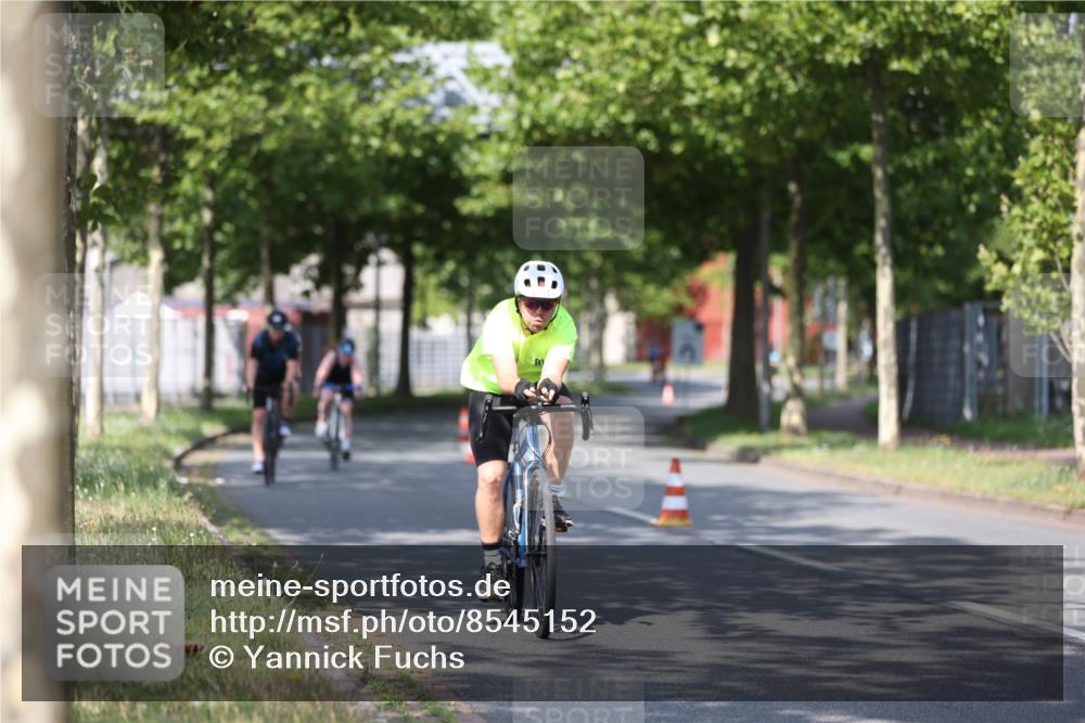 10.08.2025 - GEWOBA Citytriathlon Bremen Yannick Fuchs http://msf.ph/oto/8545152 10.08.2025 11:03:19 Radfahren 27, 175, 177, 189, 415, 496 meine-sportfotos.de
