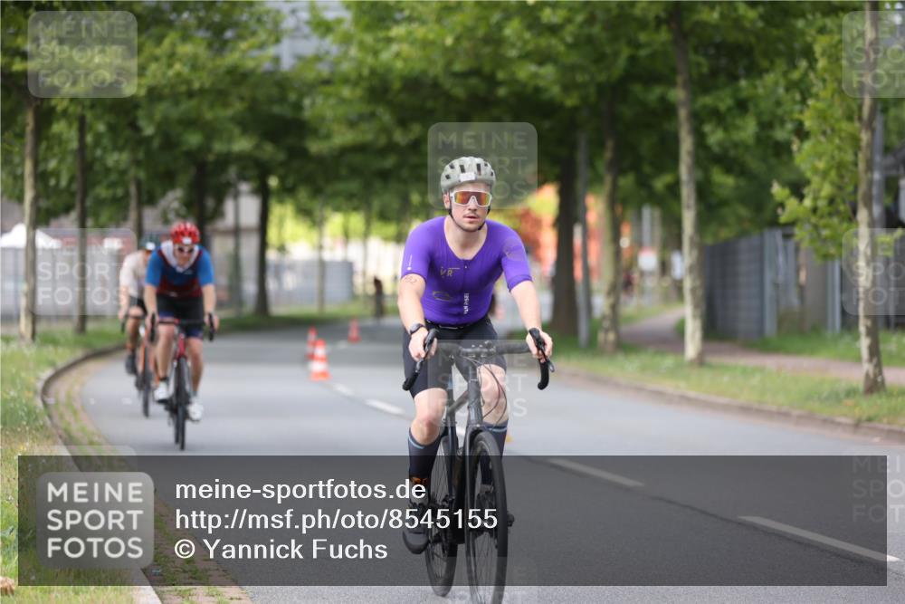 10.08.2025 - GEWOBA Citytriathlon Bremen Yannick Fuchs http://msf.ph/oto/8545155 10.08.2025 12:56:36 Radfahren 555, 567, 678, 706, 721, 737, 749, 772, 782, 814, 815, 831, 844 meine-sportfotos.de