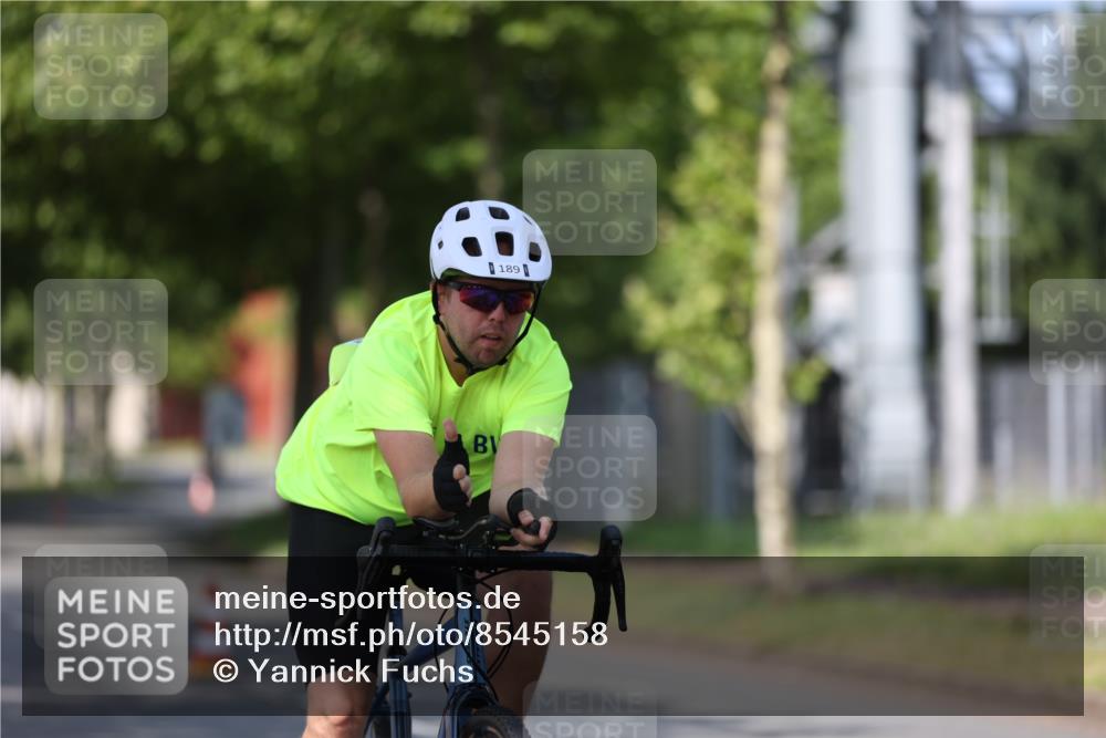 10.08.2025 - GEWOBA Citytriathlon Bremen Yannick Fuchs http://msf.ph/oto/8545158 10.08.2025 11:03:20 Radfahren 27, 175, 177, 189, 415, 496 meine-sportfotos.de