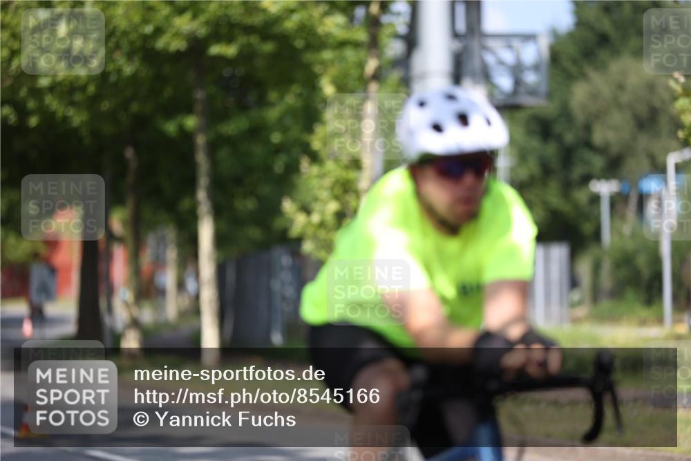 10.08.2025 - GEWOBA Citytriathlon Bremen Yannick Fuchs http://msf.ph/oto/8545166 10.08.2025 11:03:20 Radfahren 27, 175, 177, 189, 415, 496 meine-sportfotos.de