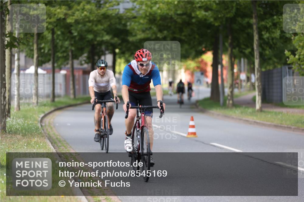 10.08.2025 - GEWOBA Citytriathlon Bremen Yannick Fuchs http://msf.ph/oto/8545169 10.08.2025 12:56:37 Radfahren 555, 567, 597, 678, 706, 721, 737, 749, 772, 782, 814, 815, 831 meine-sportfotos.de