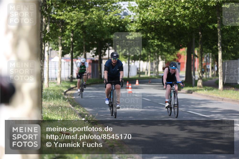 10.08.2025 - GEWOBA Citytriathlon Bremen Yannick Fuchs http://msf.ph/oto/8545170 10.08.2025 11:03:21 Radfahren 27, 55, 175, 177, 189, 415, 496 meine-sportfotos.de
