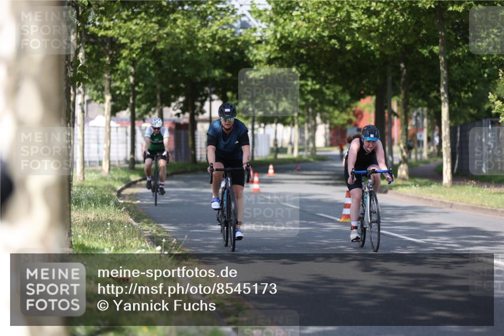10.08.2025 - GEWOBA Citytriathlon Bremen Yannick Fuchs http://msf.ph/oto/8545173 10.08.2025 11:03:22 Radfahren 27, 55, 175, 177, 189, 415, 496 meine-sportfotos.de