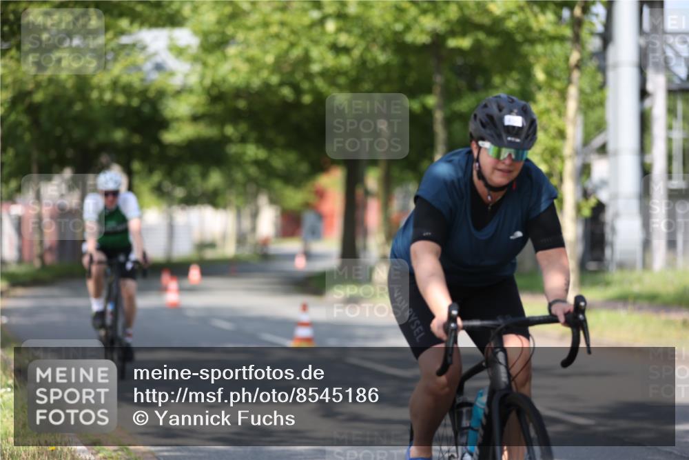 10.08.2025 - GEWOBA Citytriathlon Bremen Yannick Fuchs http://msf.ph/oto/8545186 10.08.2025 11:03:23 Radfahren 27, 55, 175, 177, 189, 415, 496 meine-sportfotos.de