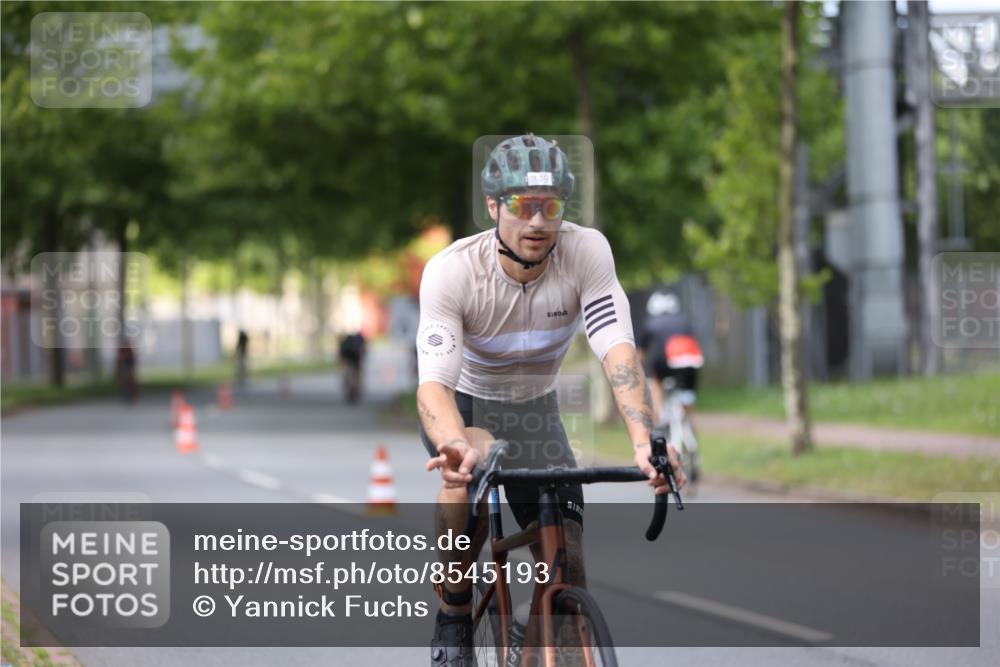 10.08.2025 - GEWOBA Citytriathlon Bremen Yannick Fuchs http://msf.ph/oto/8545193 10.08.2025 12:56:39 Radfahren 555, 567, 597, 678, 706, 721, 737, 749, 772, 782, 814, 815, 831 meine-sportfotos.de
