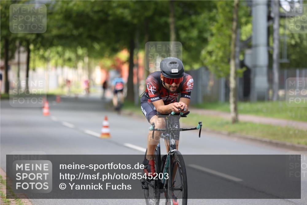 10.08.2025 - GEWOBA Citytriathlon Bremen Yannick Fuchs http://msf.ph/oto/8545203 10.08.2025 12:56:45 Radfahren 597, 706, 737, 749, 755, 772, 782, 815, 830, 831, 1014 meine-sportfotos.de
