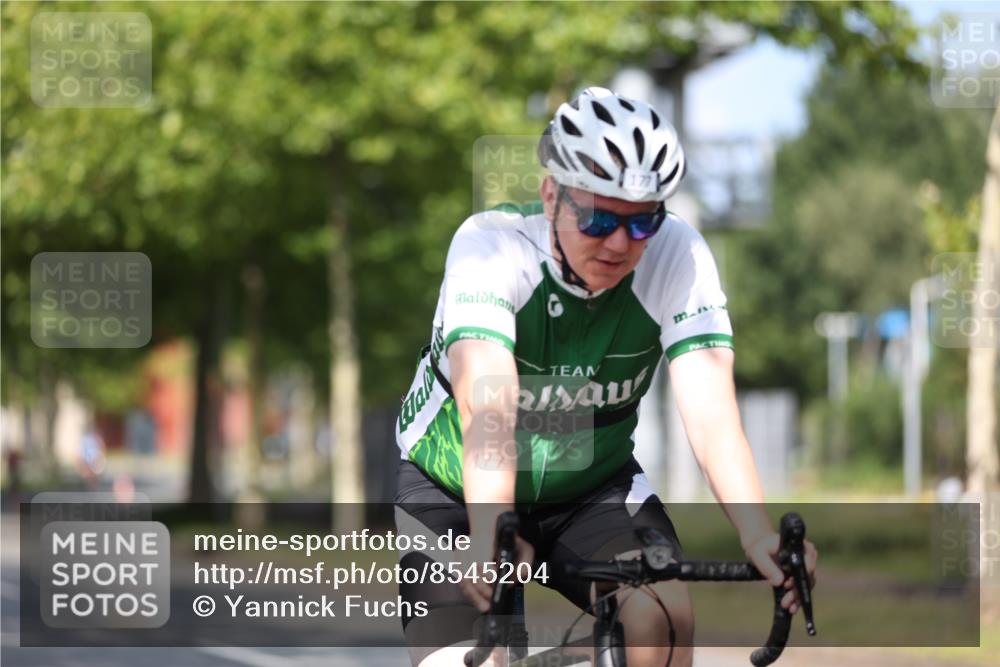 10.08.2025 - GEWOBA Citytriathlon Bremen Yannick Fuchs http://msf.ph/oto/8545204 10.08.2025 11:03:25 Radfahren 27, 55, 175, 177, 189, 496 meine-sportfotos.de