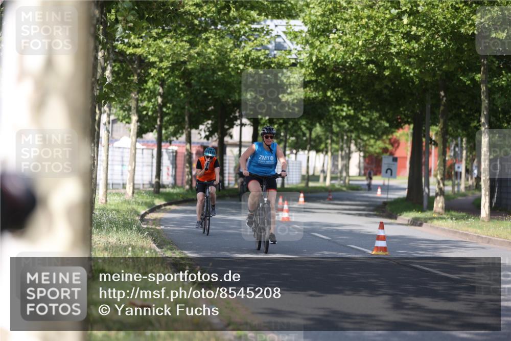 10.08.2025 - GEWOBA Citytriathlon Bremen Yannick Fuchs http://msf.ph/oto/8545208 10.08.2025 11:03:36 Radfahren 13, 55, 167 meine-sportfotos.de