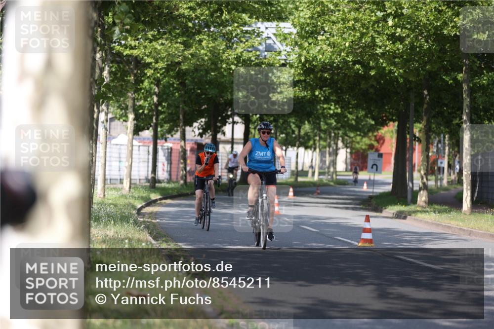 10.08.2025 - GEWOBA Citytriathlon Bremen Yannick Fuchs http://msf.ph/oto/8545211 10.08.2025 11:03:36 Radfahren 13, 55, 167 meine-sportfotos.de