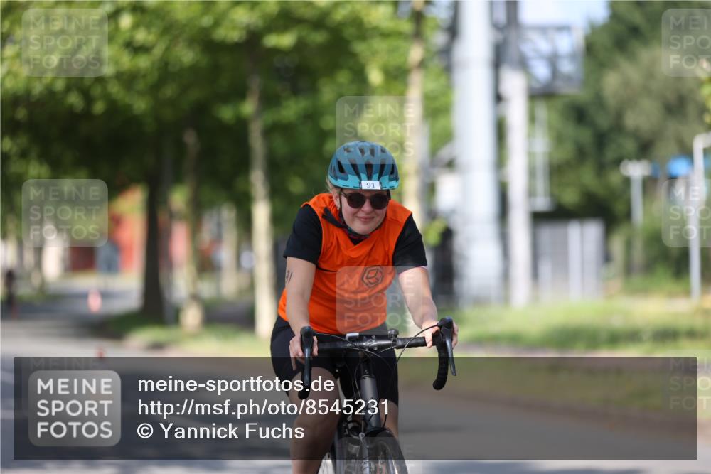 10.08.2025 - GEWOBA Citytriathlon Bremen Yannick Fuchs http://msf.ph/oto/8545231 10.08.2025 11:03:39 Radfahren 13, 55, 167 meine-sportfotos.de
