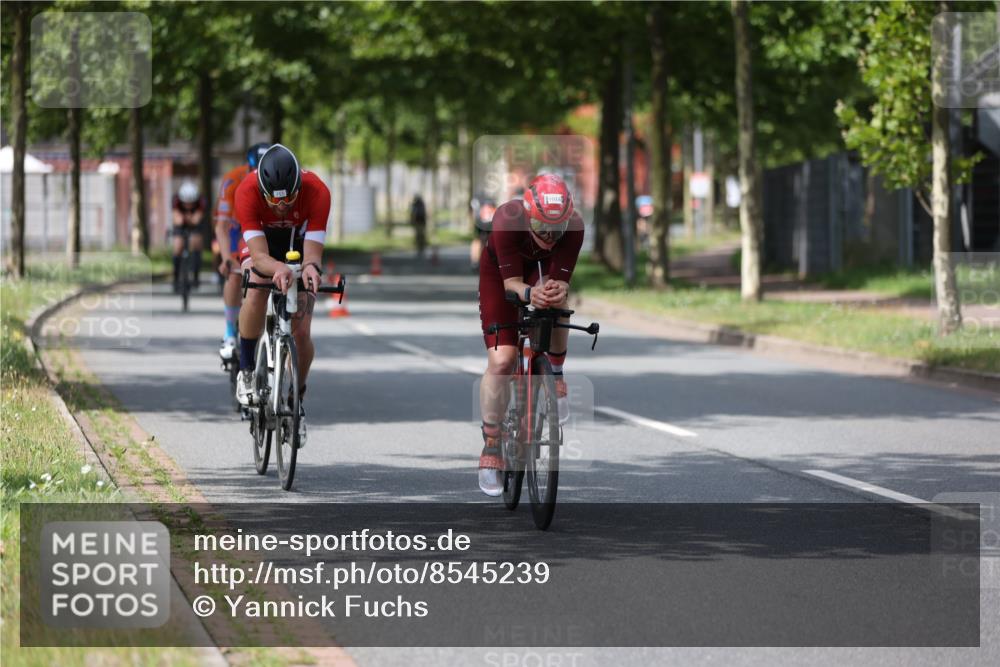 10.08.2025 - GEWOBA Citytriathlon Bremen Yannick Fuchs http://msf.ph/oto/8545239 10.08.2025 12:56:54 Radfahren 559, 597, 672, 755, 815, 830, 879, 913, 1014 meine-sportfotos.de