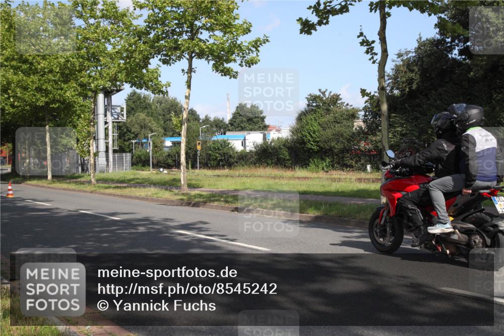 10.08.2025 - GEWOBA Citytriathlon Bremen Yannick Fuchs http://msf.ph/oto/8545242 10.08.2025 10:23:38 Radfahren 375 meine-sportfotos.de