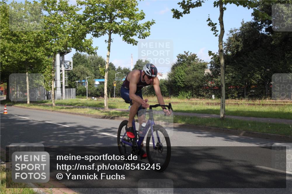 10.08.2025 - GEWOBA Citytriathlon Bremen Yannick Fuchs http://msf.ph/oto/8545245 10.08.2025 10:23:52 Radfahren 391 meine-sportfotos.de
