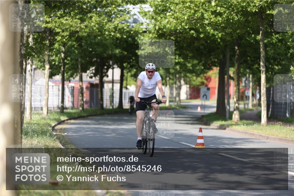 10.08.2025 - GEWOBA Citytriathlon Bremen Yannick Fuchs http://msf.ph/oto/8545246 10.08.2025 11:03:42 Radfahren 13, 55, 167 meine-sportfotos.de