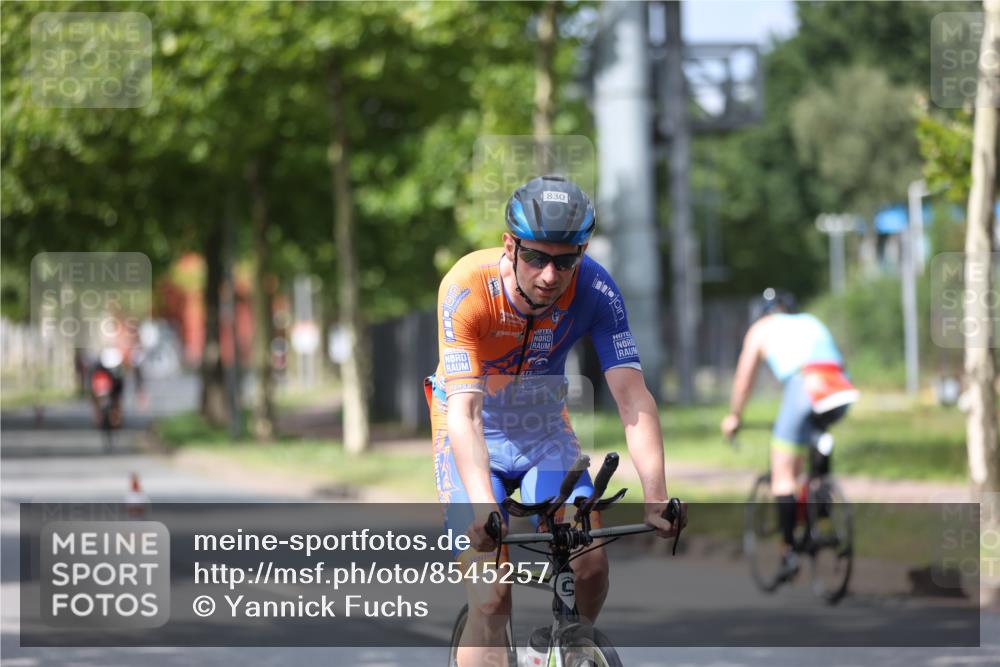 10.08.2025 - GEWOBA Citytriathlon Bremen Yannick Fuchs http://msf.ph/oto/8545257 10.08.2025 12:56:55 Radfahren 559, 597, 672, 723, 755, 815, 830, 879, 913, 1014 meine-sportfotos.de