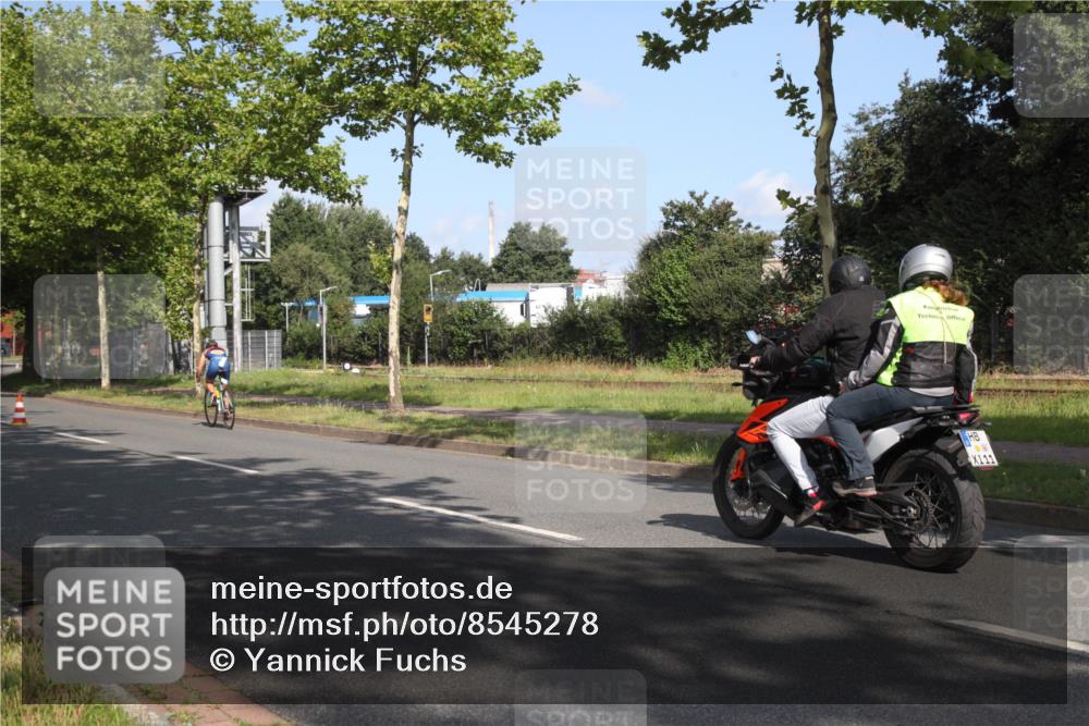 10.08.2025 - GEWOBA Citytriathlon Bremen Yannick Fuchs http://msf.ph/oto/8545278 10.08.2025 10:25:49 Radfahren 369 meine-sportfotos.de