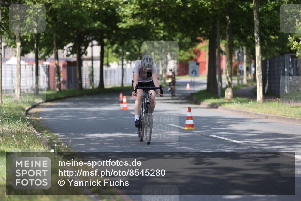 10.08.2025 - GEWOBA Citytriathlon Bremen Yannick Fuchs http://msf.ph/oto/8545280 10.08.2025 11:03:49 Radfahren 13, 167 meine-sportfotos.de