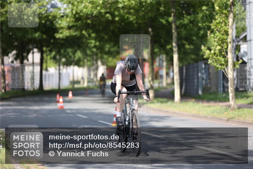 10.08.2025 - GEWOBA Citytriathlon Bremen Yannick Fuchs http://msf.ph/oto/8545283 10.08.2025 11:03:50 Radfahren 13, 167 meine-sportfotos.de