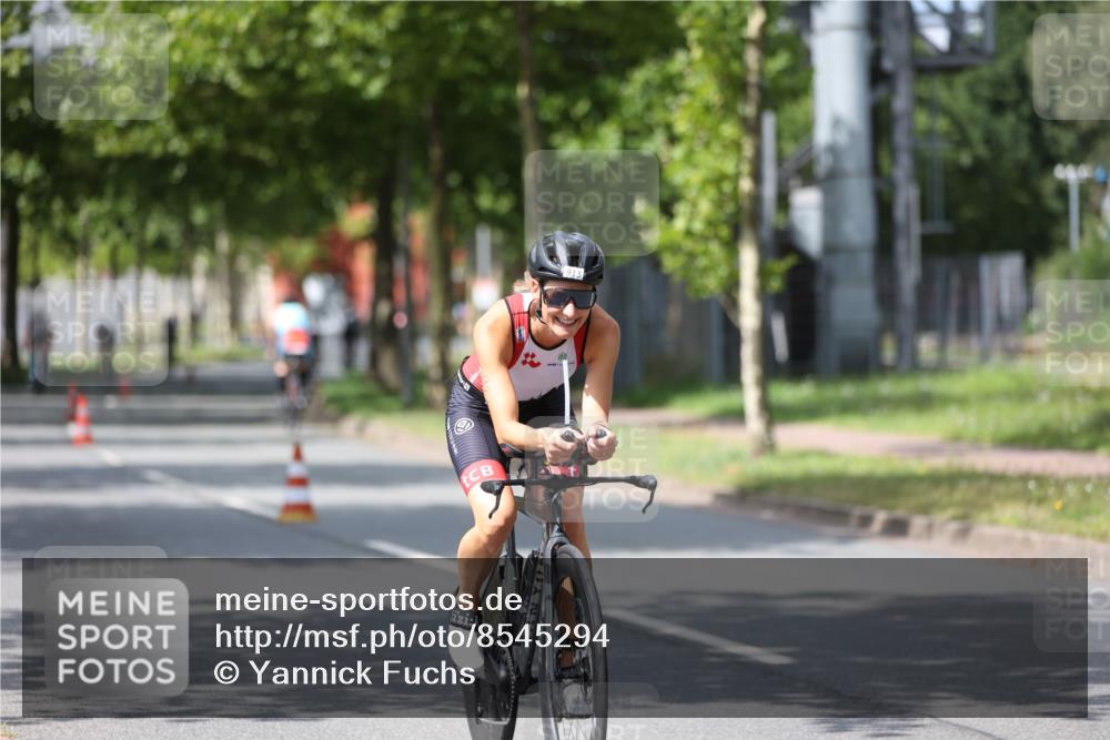 10.08.2025 - GEWOBA Citytriathlon Bremen Yannick Fuchs http://msf.ph/oto/8545294 10.08.2025 12:56:59 Radfahren 559, 597, 672, 723, 730, 755, 815, 830, 879, 913, 1003, 1014 meine-sportfotos.de