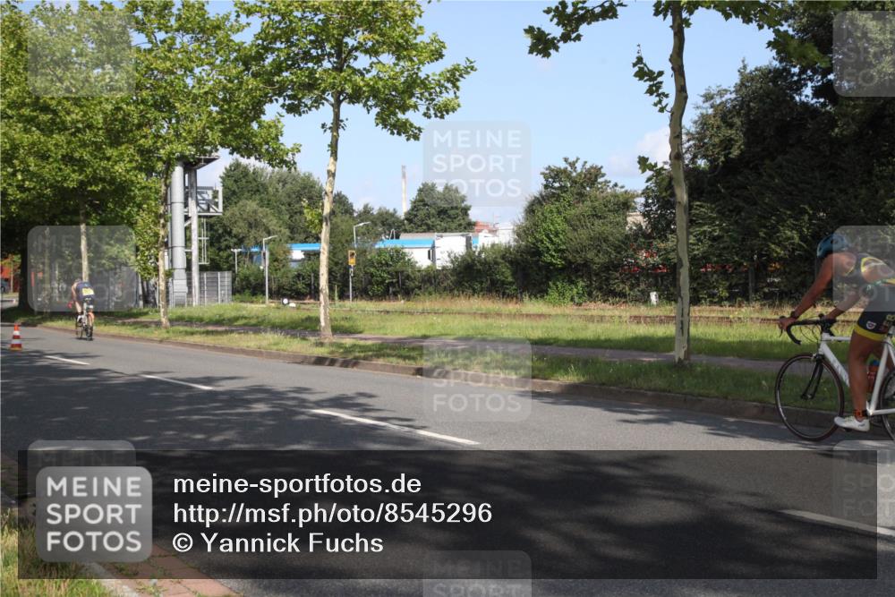 10.08.2025 - GEWOBA Citytriathlon Bremen Yannick Fuchs http://msf.ph/oto/8545296 10.08.2025 10:26:33 Radfahren 487 meine-sportfotos.de
