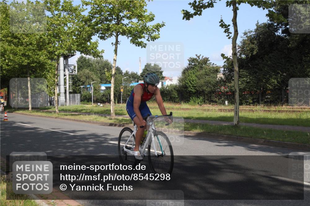 10.08.2025 - GEWOBA Citytriathlon Bremen Yannick Fuchs http://msf.ph/oto/8545298 10.08.2025 10:26:37 Radfahren 487 meine-sportfotos.de