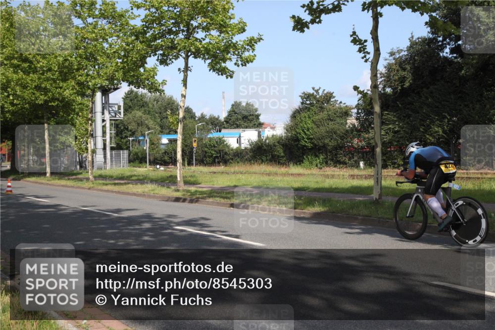 10.08.2025 - GEWOBA Citytriathlon Bremen Yannick Fuchs http://msf.ph/oto/8545303 10.08.2025 10:26:51 Radfahren  meine-sportfotos.de