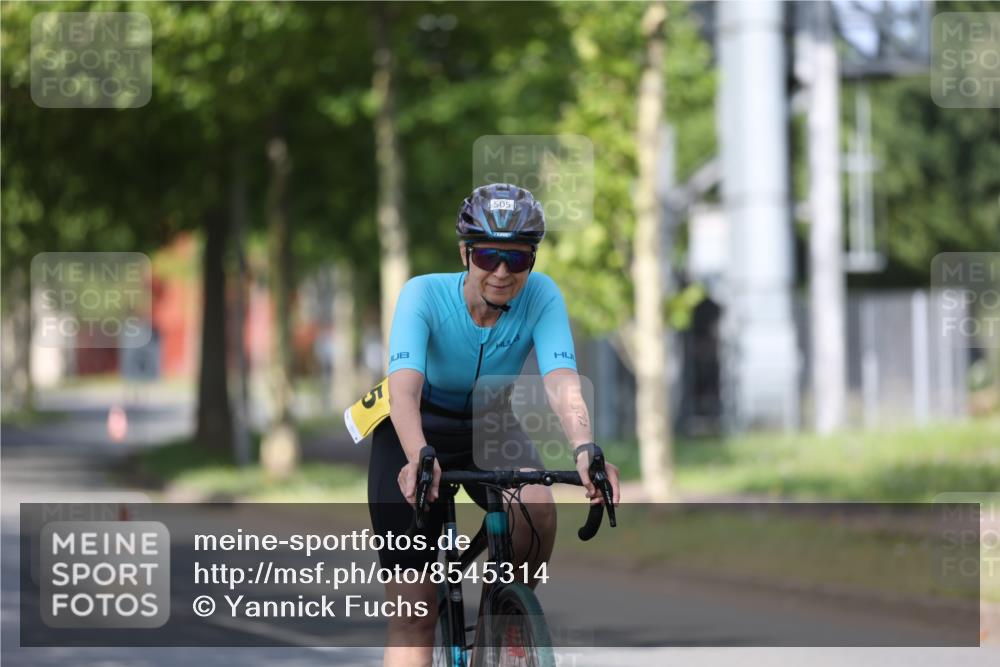 10.08.2025 - GEWOBA Citytriathlon Bremen Yannick Fuchs http://msf.ph/oto/8545314 10.08.2025 11:04:15 Radfahren 505 meine-sportfotos.de