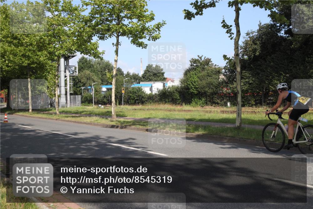 10.08.2025 - GEWOBA Citytriathlon Bremen Yannick Fuchs http://msf.ph/oto/8545319 10.08.2025 10:28:00 Radfahren  meine-sportfotos.de