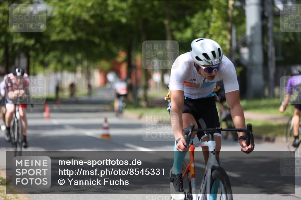 10.08.2025 - GEWOBA Citytriathlon Bremen Yannick Fuchs http://msf.ph/oto/8545331 10.08.2025 12:57:05 Radfahren 559, 672, 723, 730, 755, 758, 830, 849, 879, 913, 940, 969, 1003, 1014 meine-sportfotos.de
