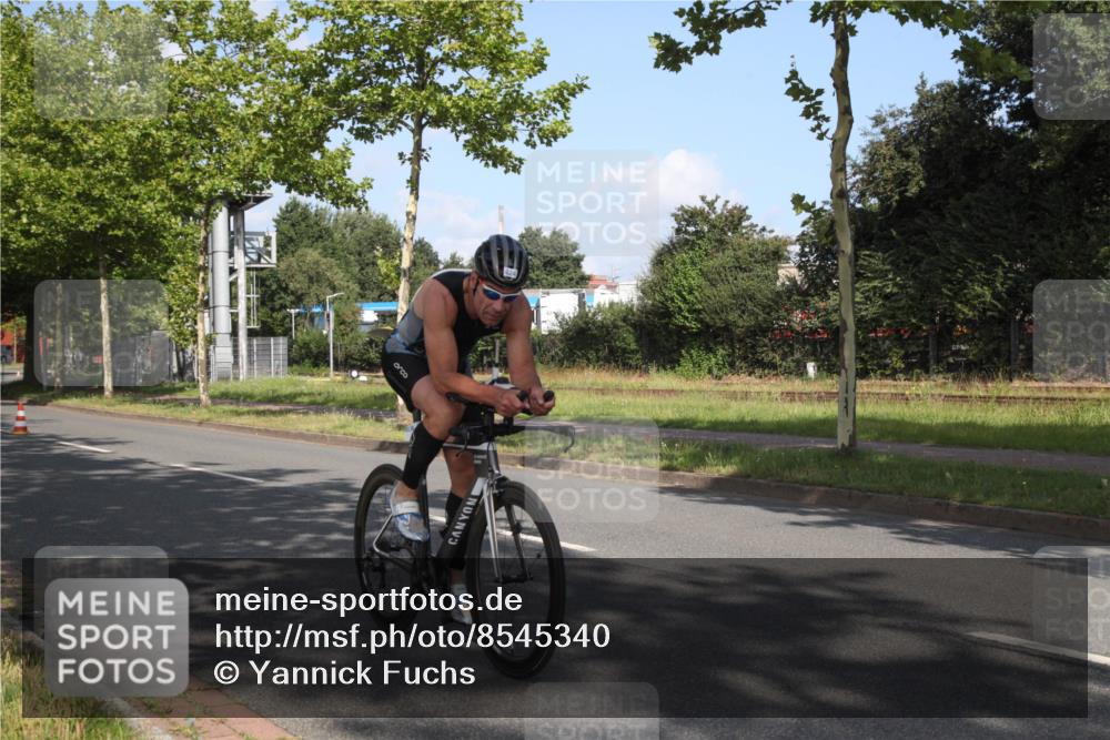 10.08.2025 - GEWOBA Citytriathlon Bremen Yannick Fuchs http://msf.ph/oto/8545340 10.08.2025 10:29:05 Radfahren 412, 424, 459, 510 meine-sportfotos.de