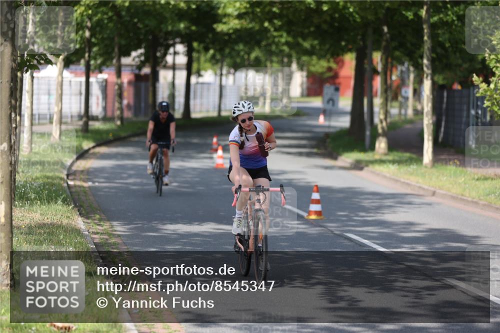 10.08.2025 - GEWOBA Citytriathlon Bremen Yannick Fuchs http://msf.ph/oto/8545347 10.08.2025 11:05:50 Radfahren 179, 217 meine-sportfotos.de