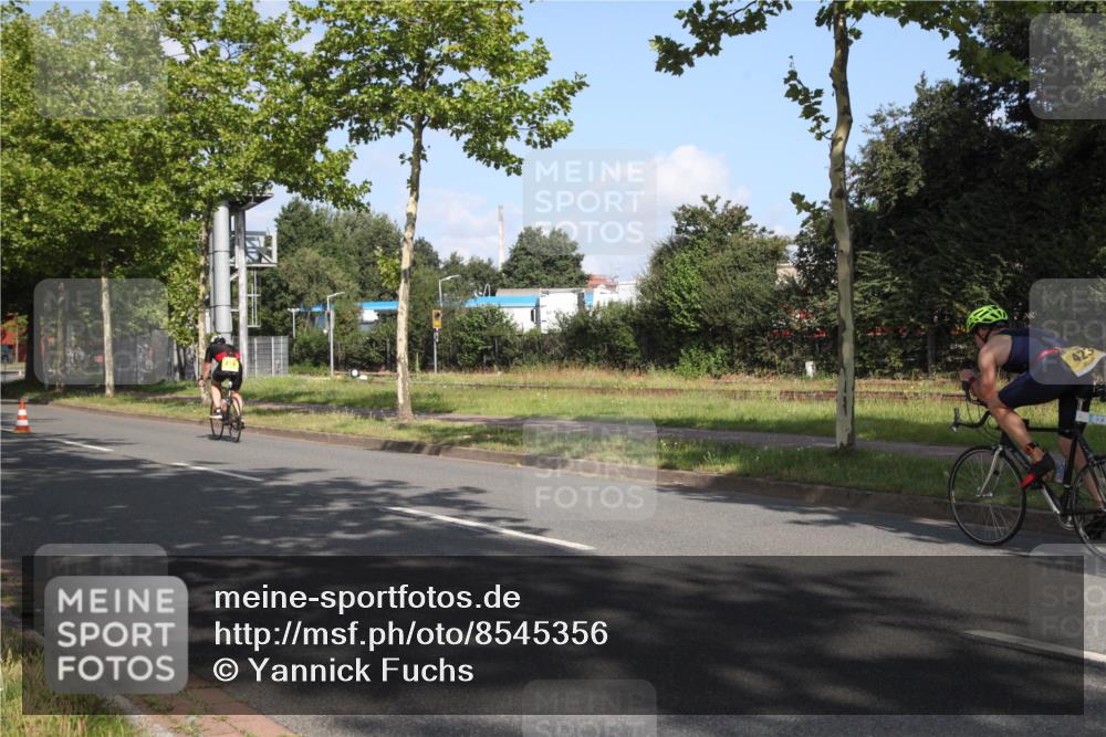 10.08.2025 - GEWOBA Citytriathlon Bremen Yannick Fuchs http://msf.ph/oto/8545356 10.08.2025 10:29:14 Radfahren 412, 510 meine-sportfotos.de