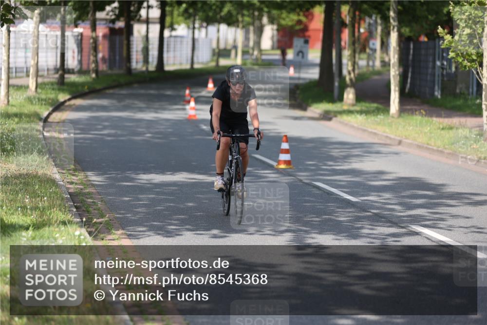 10.08.2025 - GEWOBA Citytriathlon Bremen Yannick Fuchs http://msf.ph/oto/8545368 10.08.2025 11:05:52 Radfahren 179, 217 meine-sportfotos.de