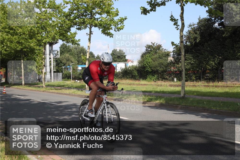 10.08.2025 - GEWOBA Citytriathlon Bremen Yannick Fuchs http://msf.ph/oto/8545373 10.08.2025 10:29:31 Radfahren 386, 509 meine-sportfotos.de
