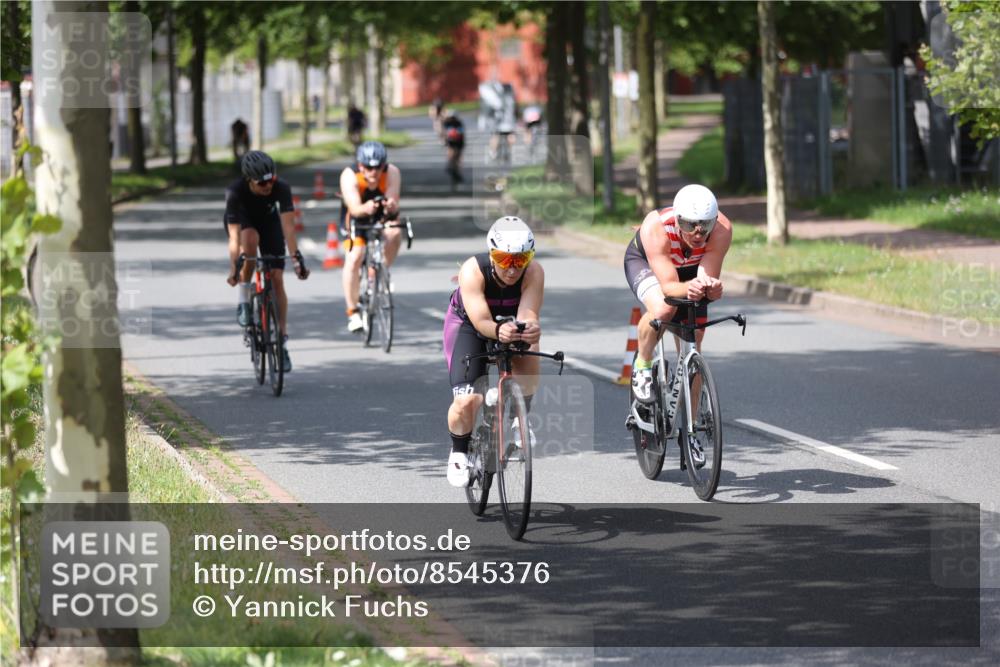 10.08.2025 - GEWOBA Citytriathlon Bremen Yannick Fuchs http://msf.ph/oto/8545376 10.08.2025 12:57:14 Radfahren 559, 572, 723, 730, 758, 849, 879, 900, 940, 969, 1003 meine-sportfotos.de