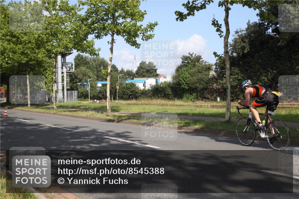 10.08.2025 - GEWOBA Citytriathlon Bremen Yannick Fuchs http://msf.ph/oto/8545388 10.08.2025 10:29:53 Radfahren 414, 423, 494 meine-sportfotos.de