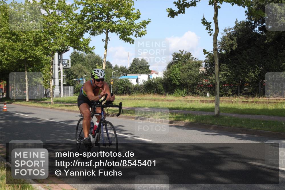10.08.2025 - GEWOBA Citytriathlon Bremen Yannick Fuchs http://msf.ph/oto/8545401 10.08.2025 10:30:04 Radfahren 414, 423, 433, 494 meine-sportfotos.de