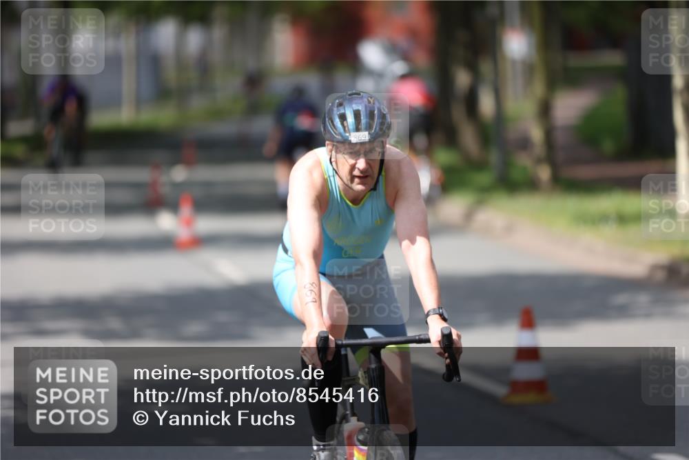 10.08.2025 - GEWOBA Citytriathlon Bremen Yannick Fuchs http://msf.ph/oto/8545416 10.08.2025 12:57:48 Radfahren 650, 660, 671, 825, 853, 869, 1018 meine-sportfotos.de