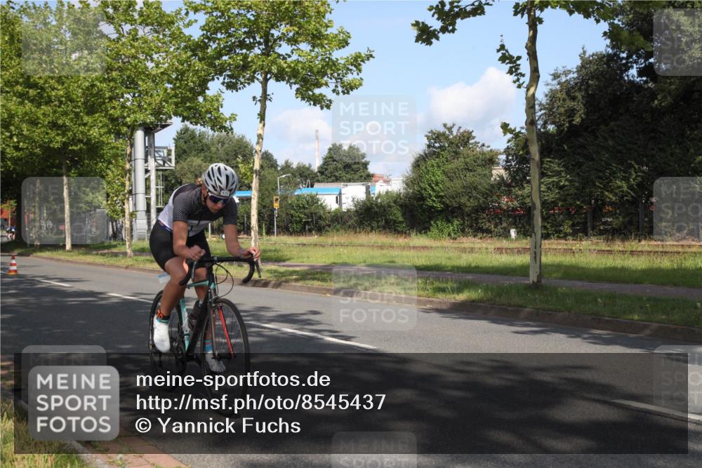 10.08.2025 - GEWOBA Citytriathlon Bremen Yannick Fuchs http://msf.ph/oto/8545437 10.08.2025 10:30:41 Radfahren 353, 376, 377, 471 meine-sportfotos.de