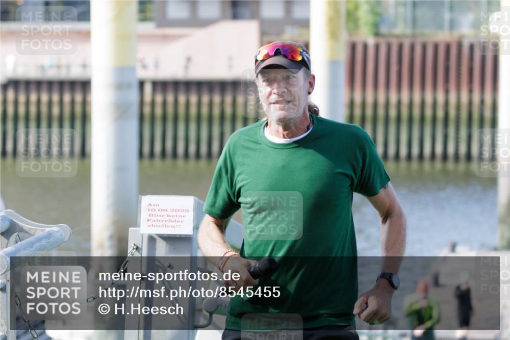 10.08.2025 - GEWOBA Citytriathlon Bremen H.Heesch http://msf.ph/oto/8545455 10.08.2025 10:14:48 Schwimmen 374, 375, 391, 398, 438, 507 meine-sportfotos.de