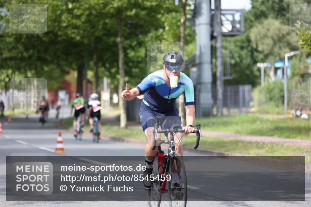 10.08.2025 - GEWOBA Citytriathlon Bremen Yannick Fuchs http://msf.ph/oto/8545459 10.08.2025 12:58:36 Radfahren 609, 726, 762, 795, 802, 870, 910 meine-sportfotos.de